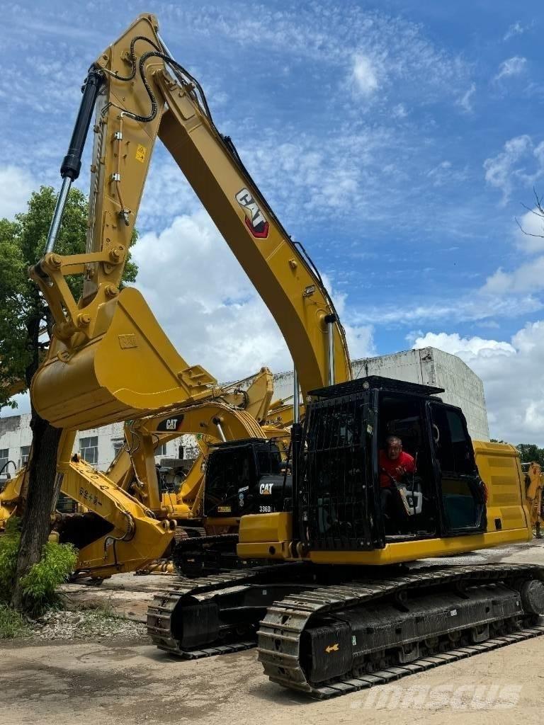 CAT 323 Vidutinės galios ekskavatoriai 7-12 t