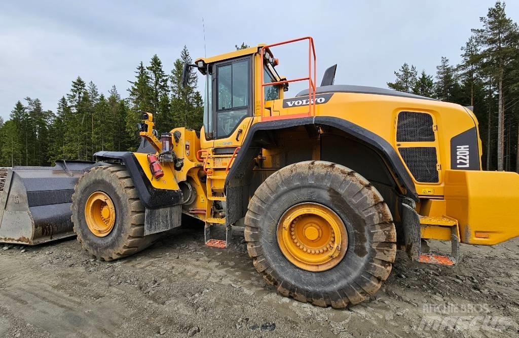 Volvo L 220 H Naudoti ratiniai krautuvai