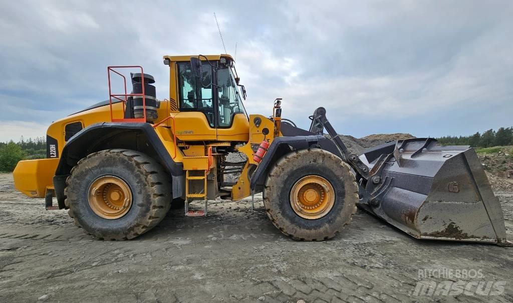 Volvo L 220 H Naudoti ratiniai krautuvai