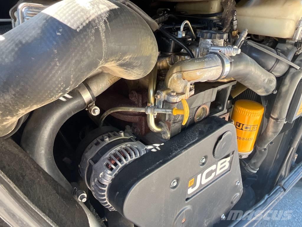 JCB 110 W Hydradig Ratiniai ekskavatoriai