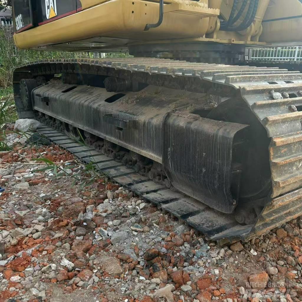 CAT 320 C Vikšriniai ekskavatoriai