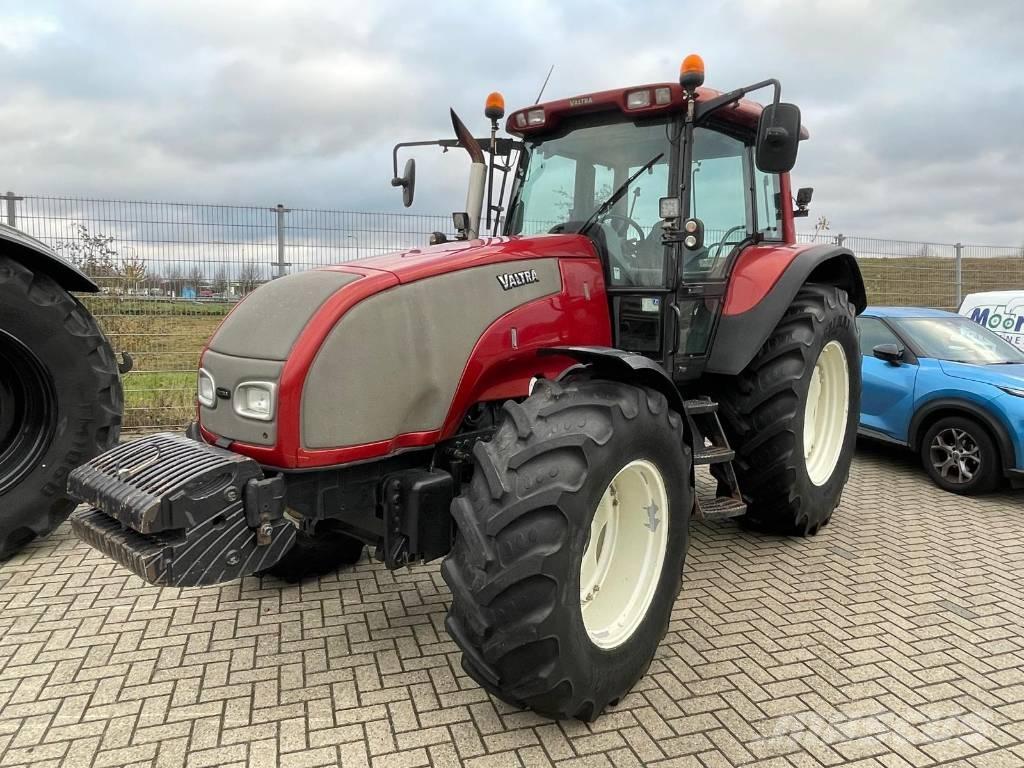 Valtra T120 tractor Traktoriai