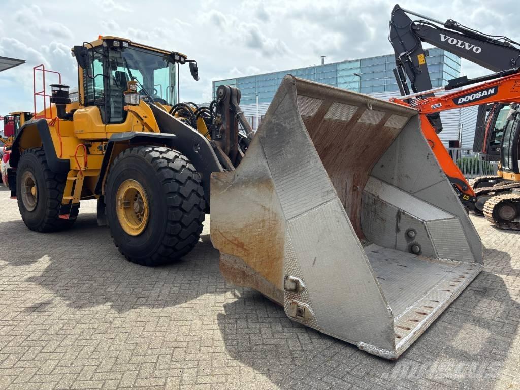 Volvo L 180 H Naudoti ratiniai krautuvai