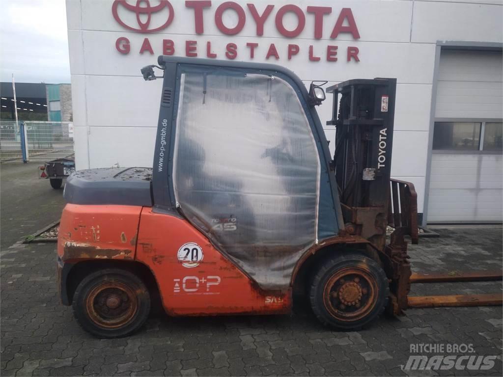 Toyota 40-8FD40N Dyzeliniai krautuvai