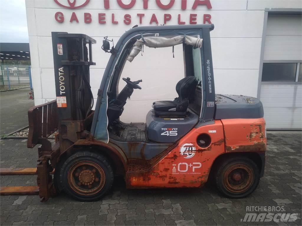 Toyota 40-8FD40N Dyzeliniai krautuvai