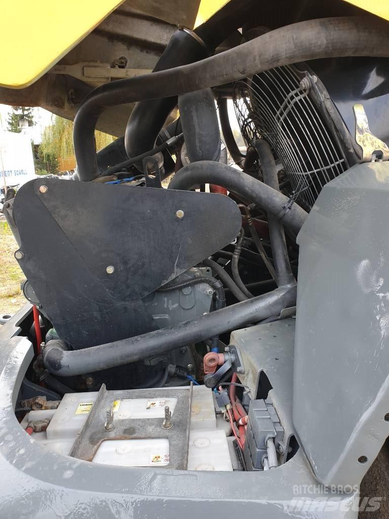 Liebherr L 524 Naudoti ratiniai krautuvai