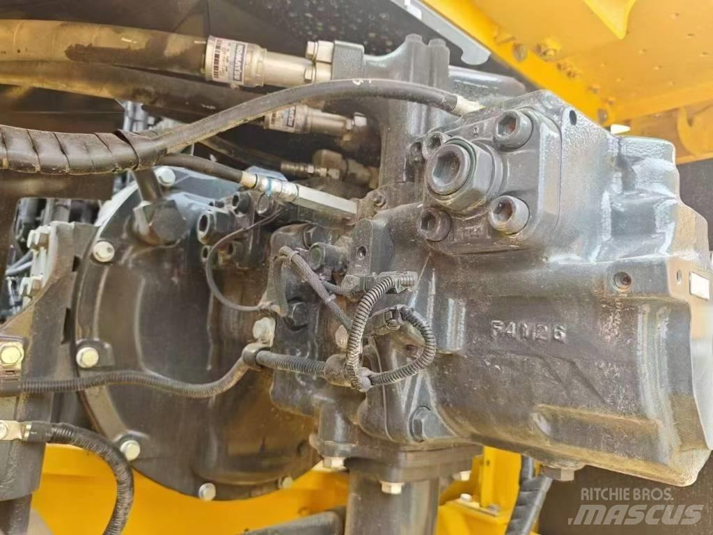 Komatsu 360-8 Vikšriniai ekskavatoriai