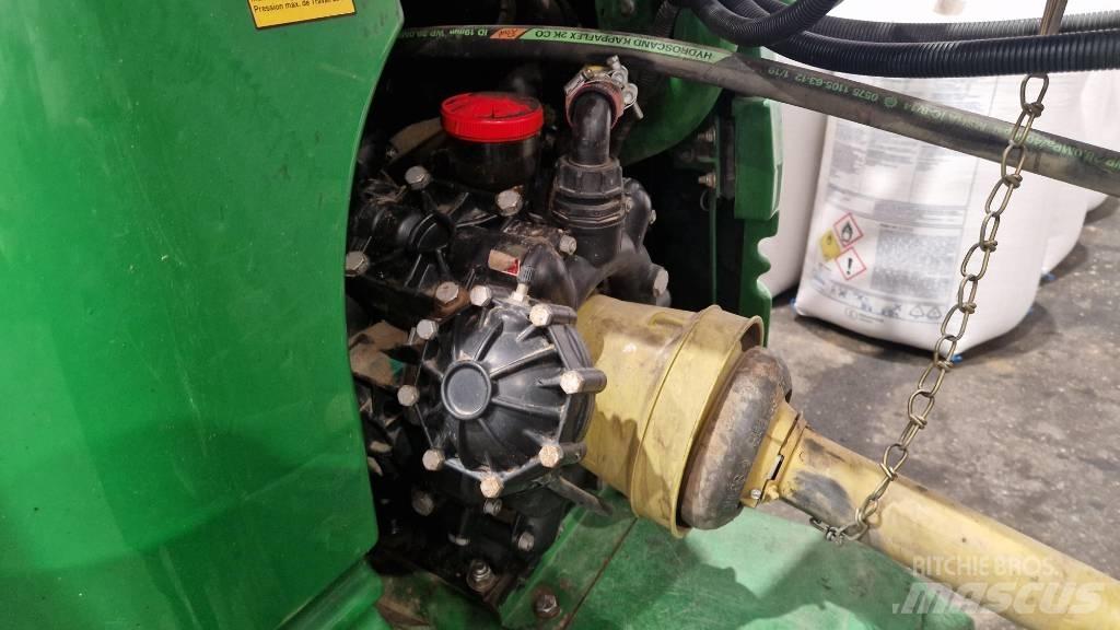 John Deere 962 i Prikabinami purkštuvai
