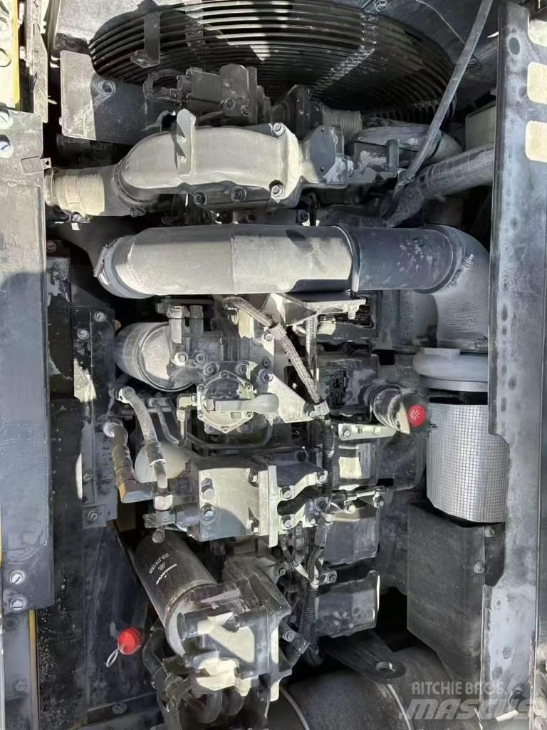 Komatsu 450LC-8 Vikšriniai ekskavatoriai