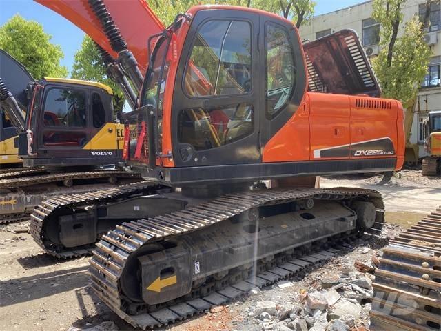 Doosan DX 225 LC Vikšriniai ekskavatoriai