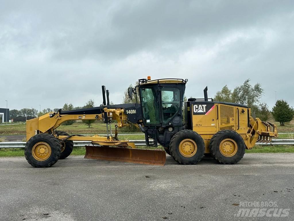 CAT 140M Greideriai