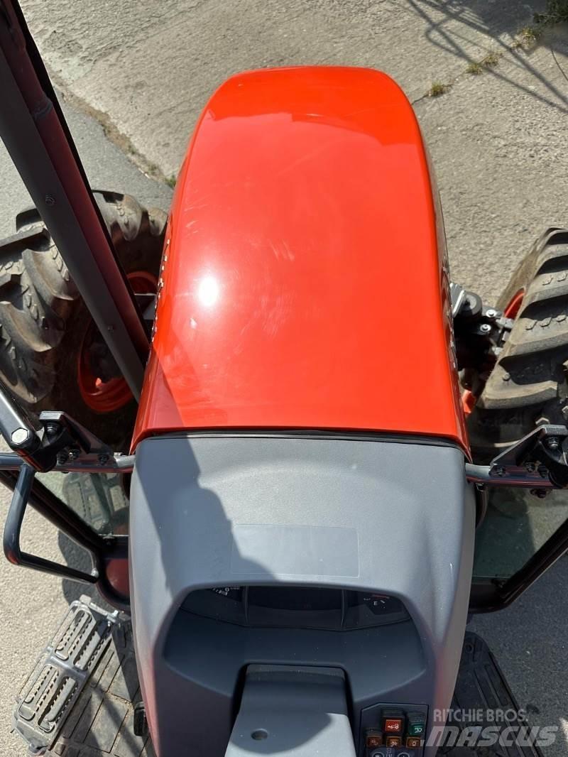 Kubota M4063 ROPS Traktoriai