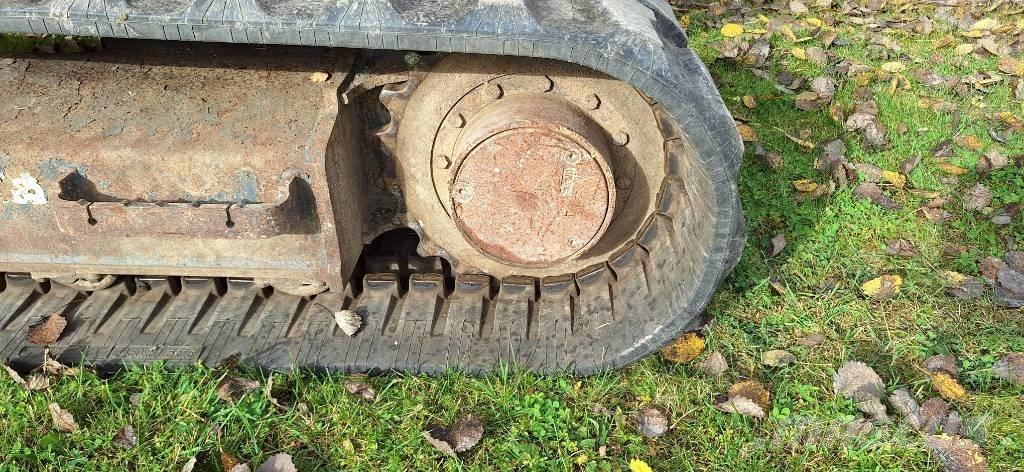 Kobelco E 70 SR Vikšriniai ekskavatoriai