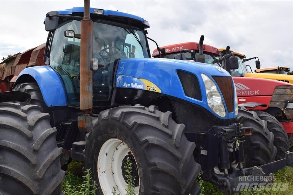 New Holland T 7040 Traktoriai