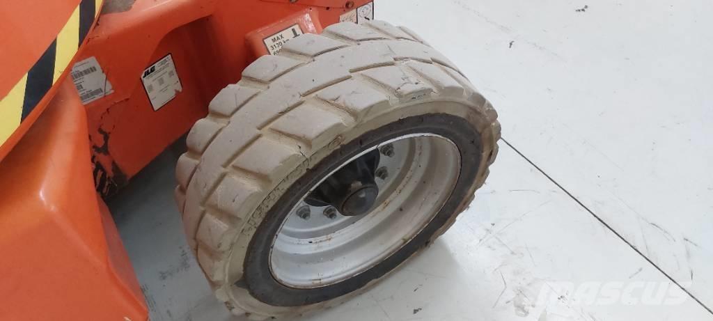 JLG E 450 AJ Alkūniniai keltuvai