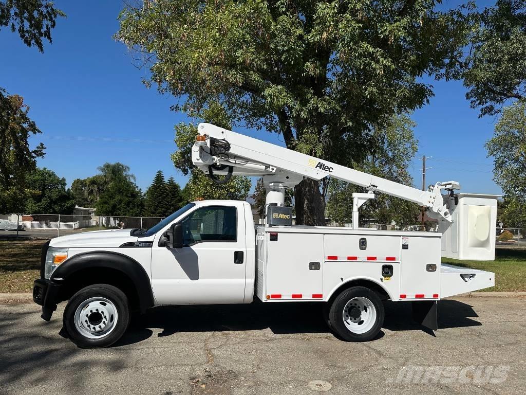 Altec AT 235 Ant vilkikų montuojamos kėlimo platformos