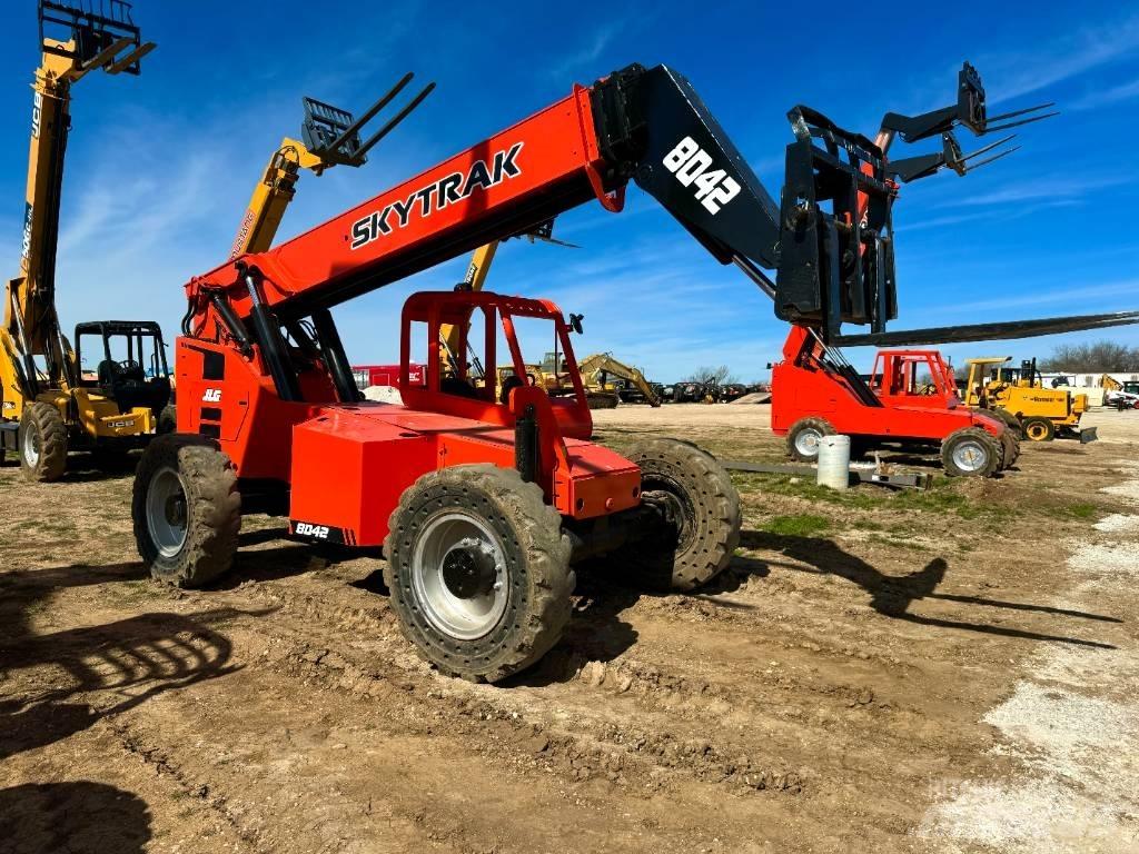 SkyTrak 8042 Teleskopiniai krautuvai