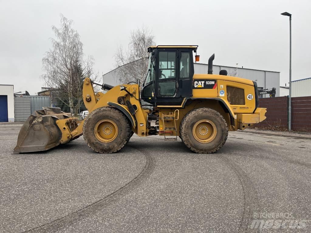 CAT 930M Naudoti ratiniai krautuvai