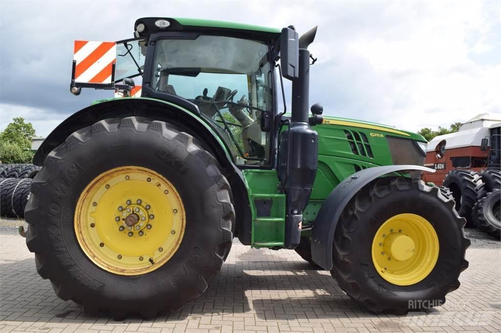 John Deere 6215 R Traktoriai