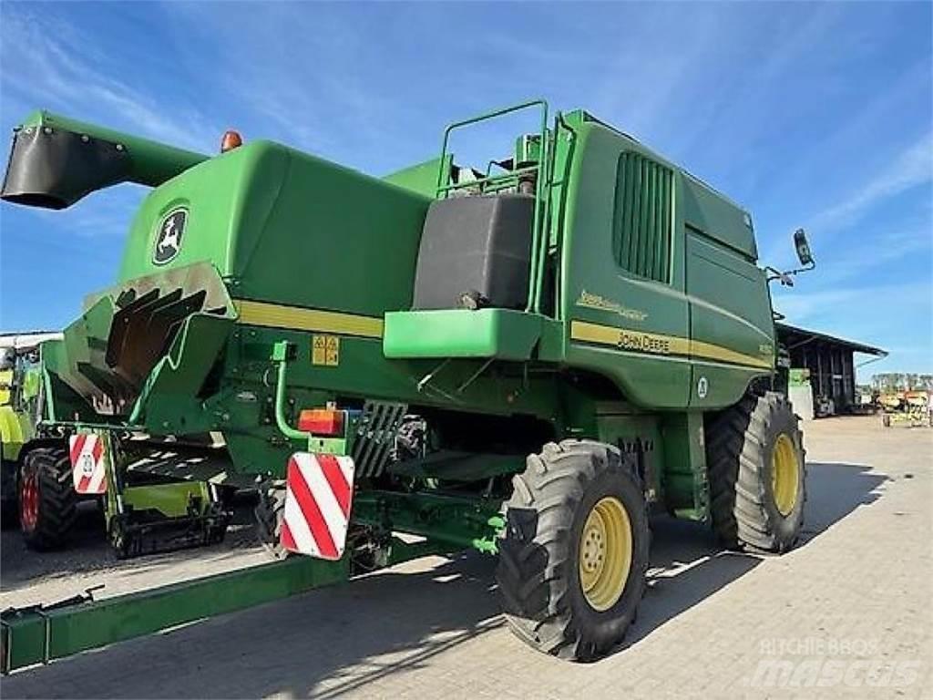 John Deere W550 Derliaus nuėmimo kombainai