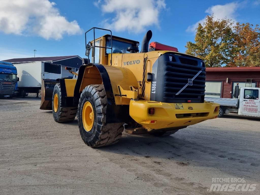 Volvo L 180 E Naudoti ratiniai krautuvai