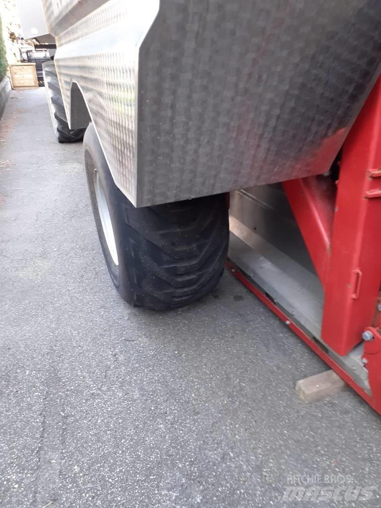  ERO ls Vynuogių derliaus nuėmimo technika