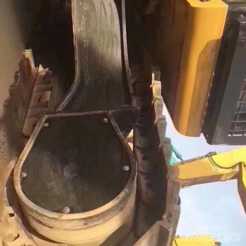 CAT 340 D L Vikšriniai ekskavatoriai