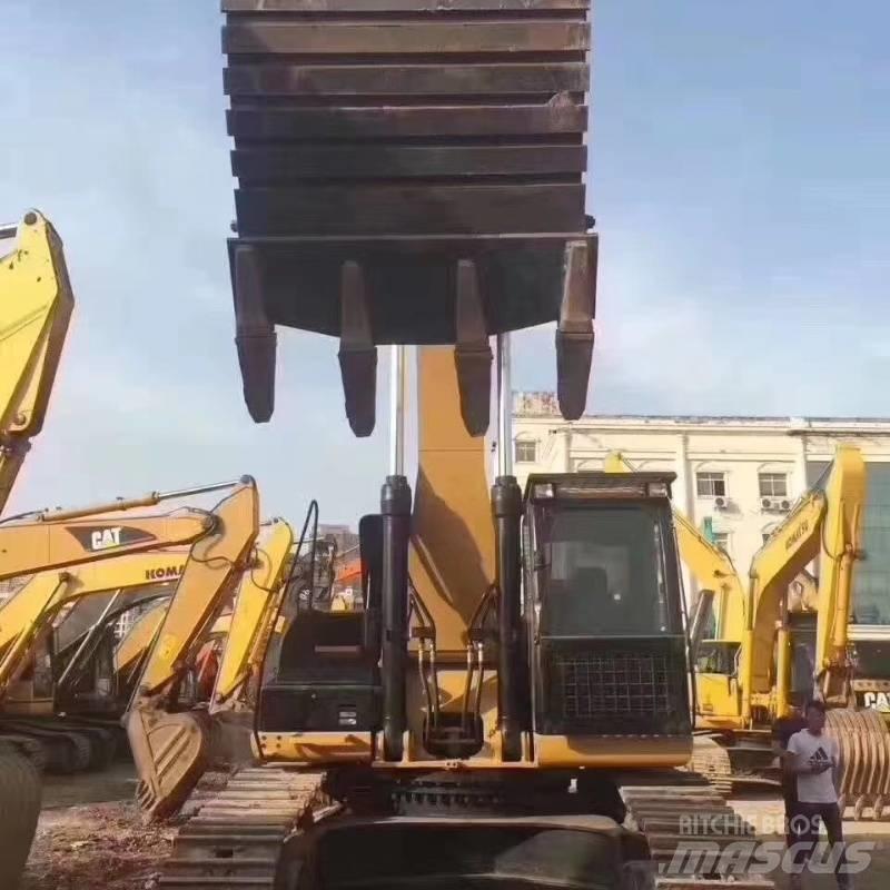 CAT 340 D L Vikšriniai ekskavatoriai