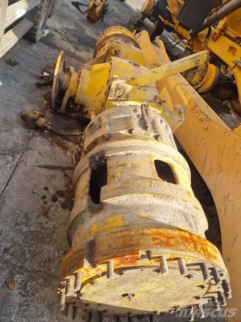 Komatsu KWA 055HD-4 Ašys