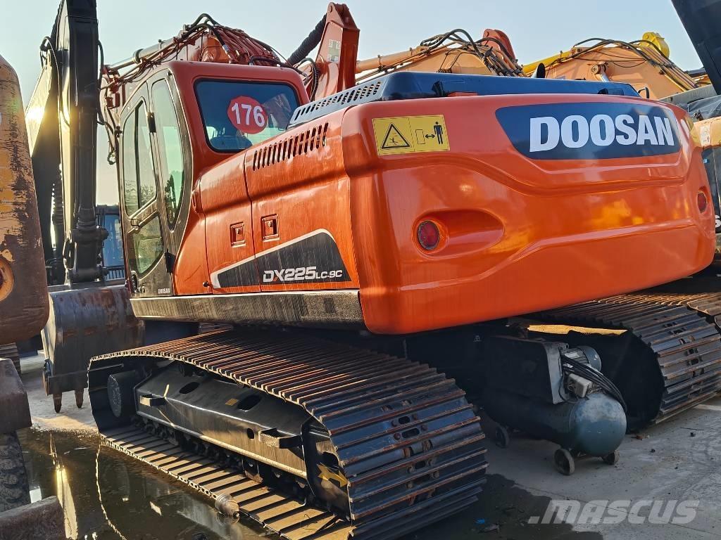 Doosan DX225LC-9C Vikšriniai ekskavatoriai