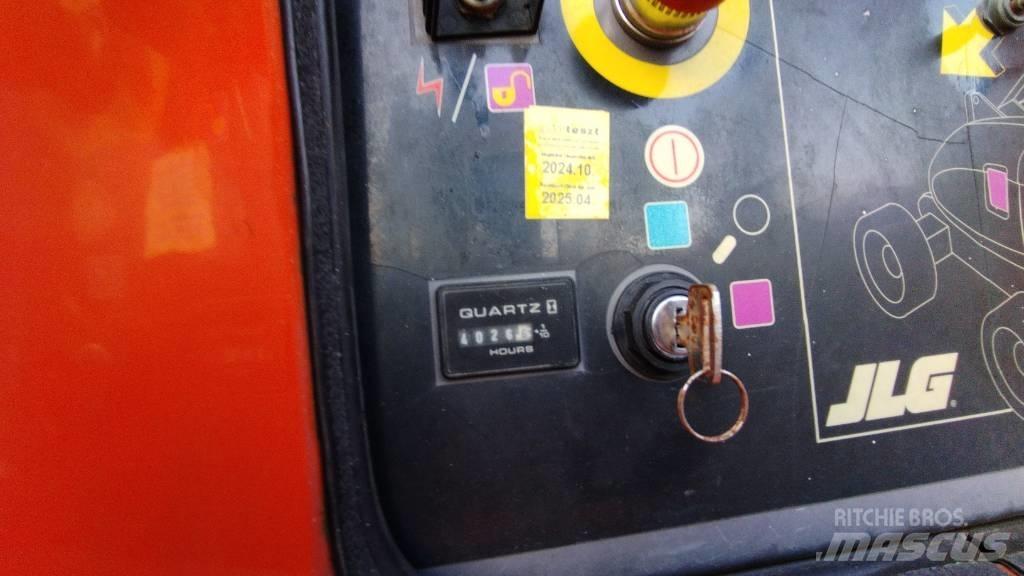JLG 800 AJ Alkūniniai keltuvai