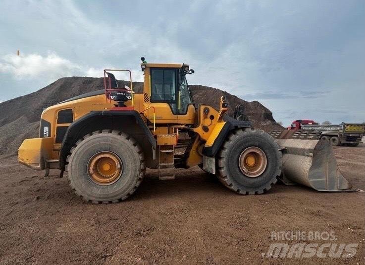Volvo L 220 H Naudoti ratiniai krautuvai