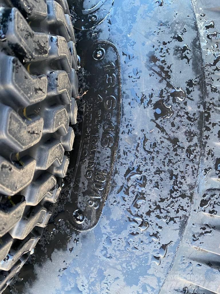 Kubota Welded Wheels Padangos, ratai ir ratlankiai
