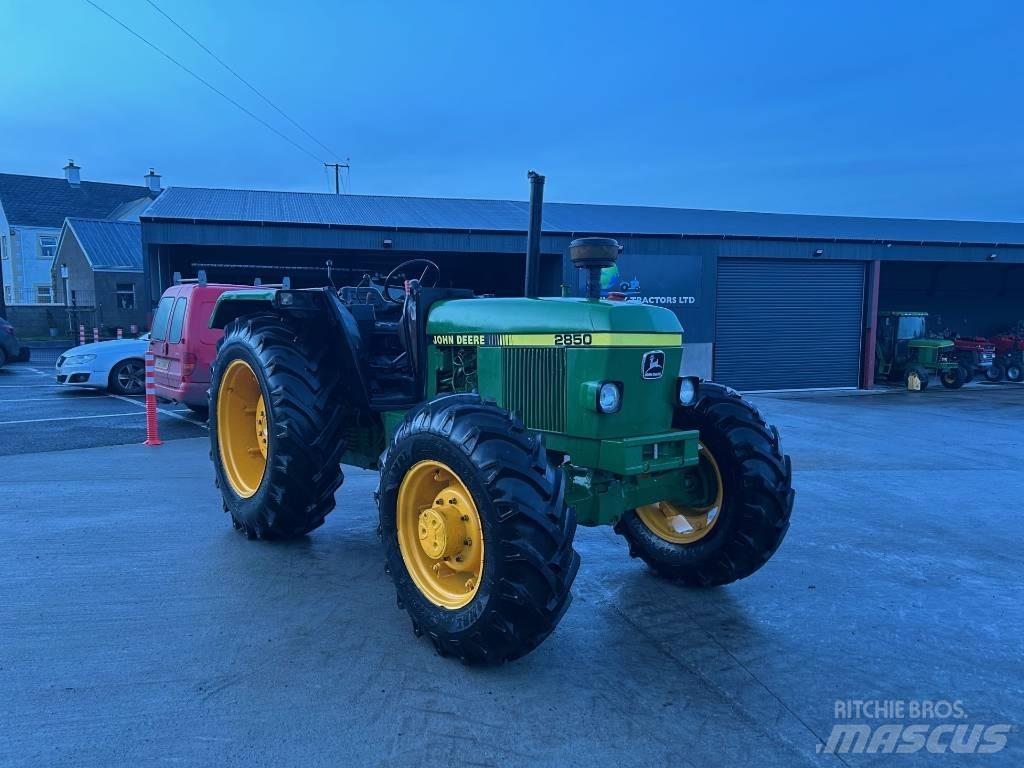 John Deere 2850 Traktoriai