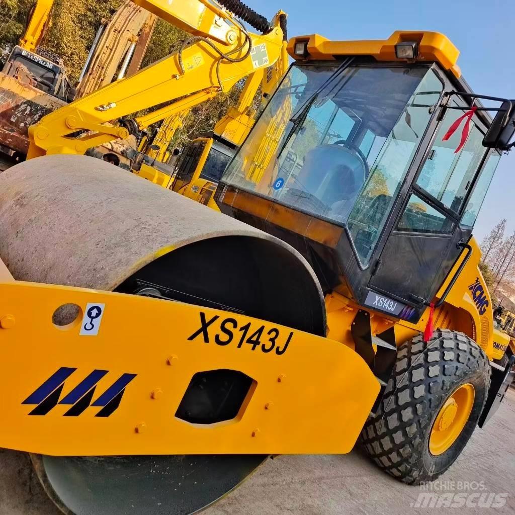 XCMG XS 142 J Vieno būgno volai