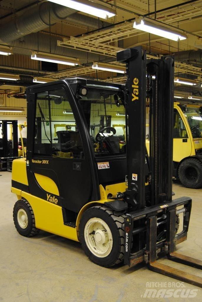 Yale GPD30VX Dyzeliniai krautuvai