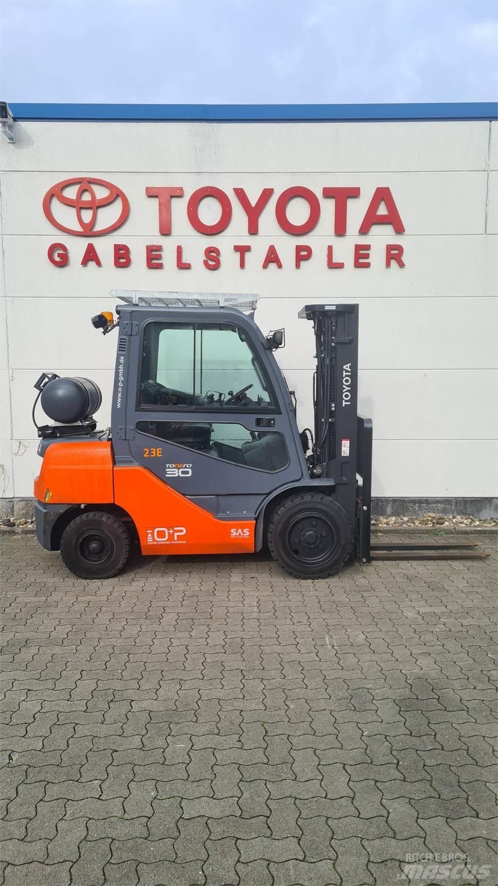 Toyota 02-8FGF30 LPG (dujiniai) krautuvai