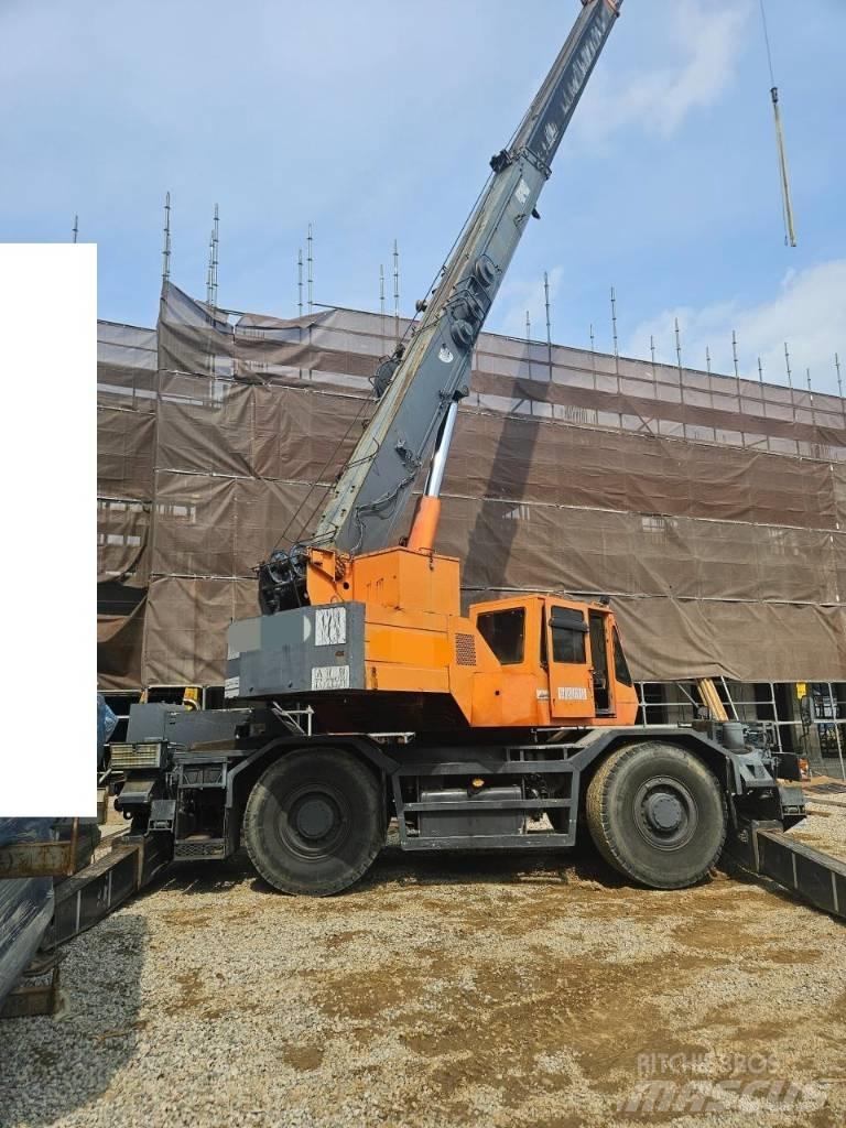 Komatsu LW 250 Neapdoroto reljefo kranai