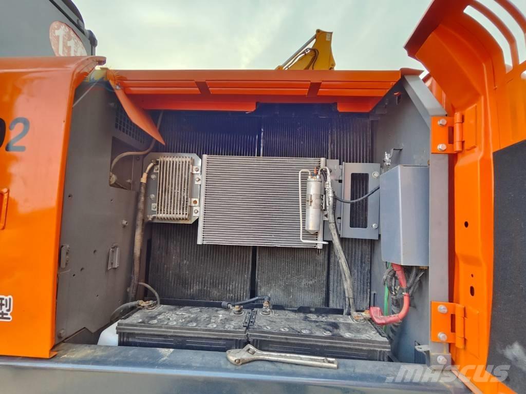 Hitachi ZX 210 Vikšriniai ekskavatoriai