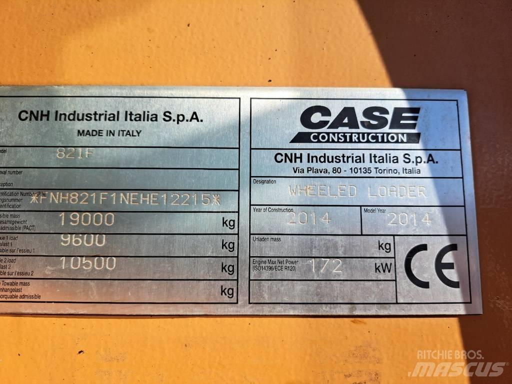 CASE 821 F Naudoti ratiniai krautuvai