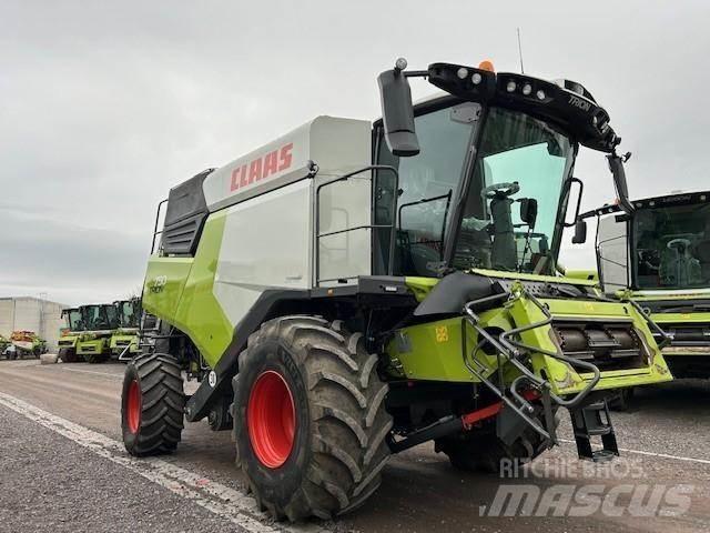 CLAAS TRION 750 Derliaus nuėmimo kombainai