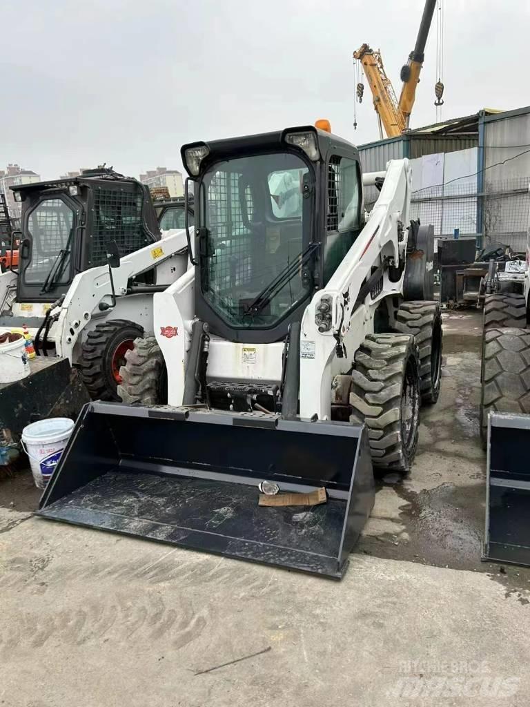 Bobcat S 750 Krautuvai su šoniniu pasukimu