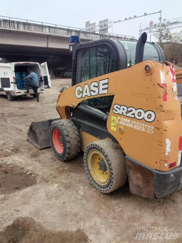 CASE SR 200 Krautuvai su šoniniu pasukimu