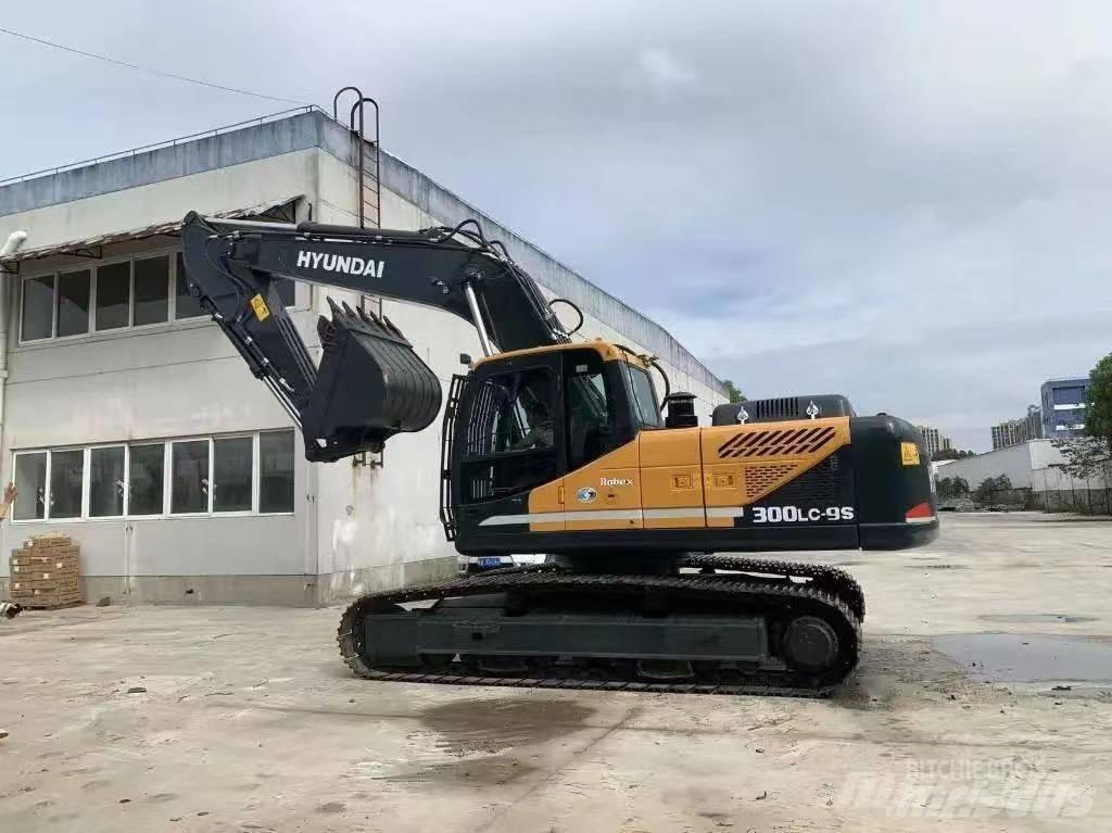Hyundai 300-9 Vikšriniai ekskavatoriai