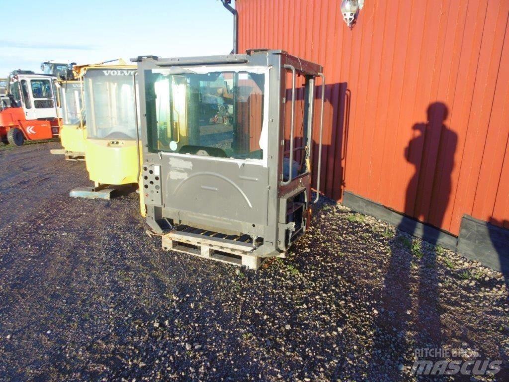  Hytt Volvo L60F Kabinos ir interjeras