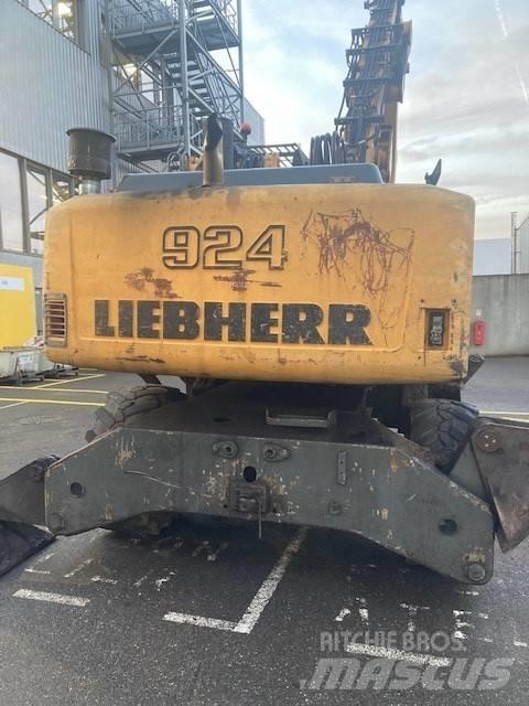 Liebherr 924C-LI Ratiniai ekskavatoriai