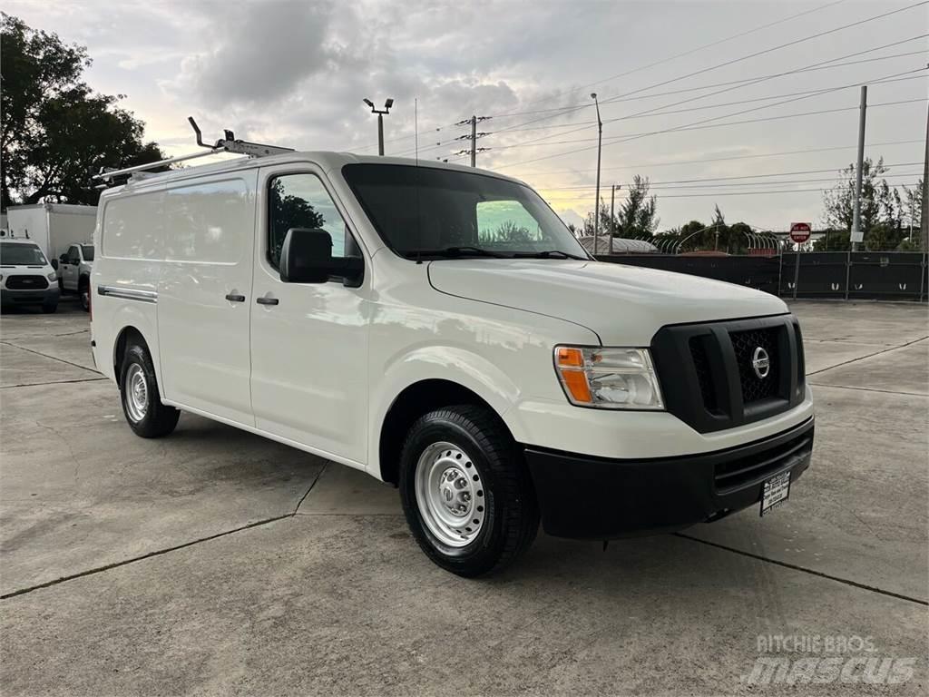Nissan NV Furgonai