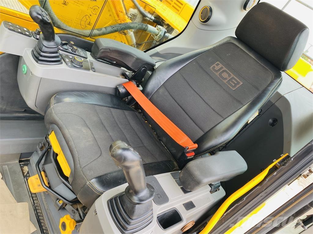 JCB 220XLC Vikšriniai ekskavatoriai