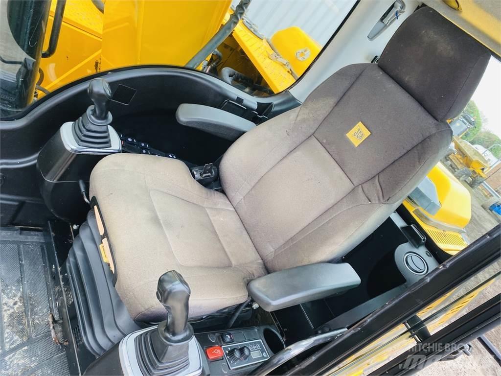 JCB JS130LC Vikšriniai ekskavatoriai