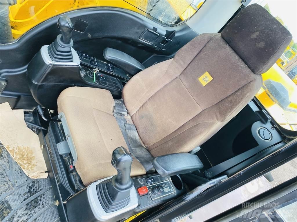 JCB JS220LC Vikšriniai ekskavatoriai